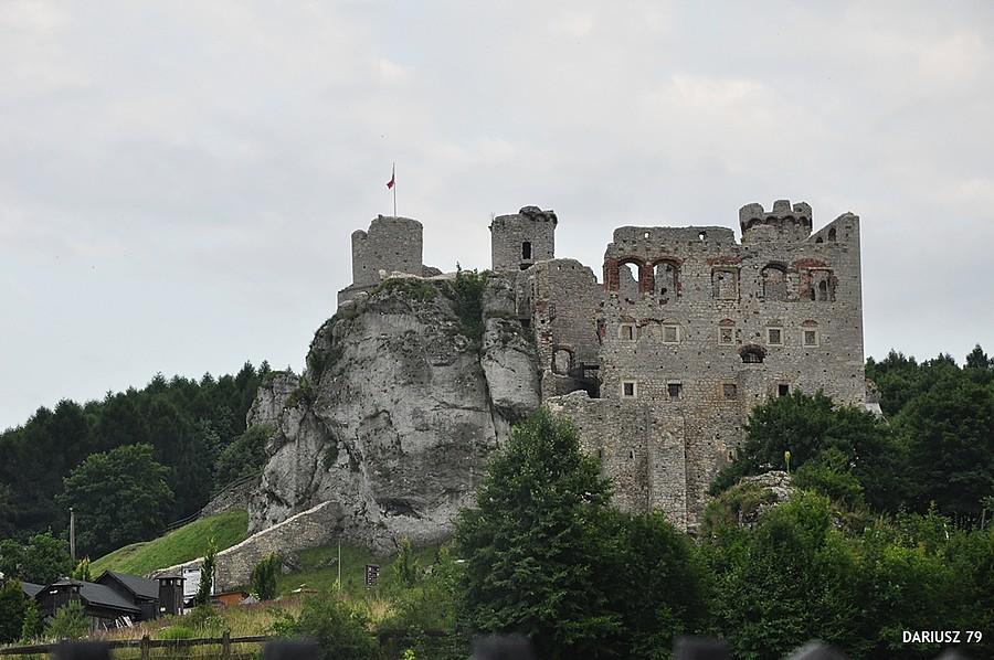 Zamek Ogrodzieniec - Podzamcze