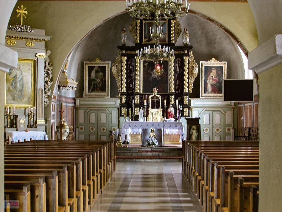 Wnętrze kościoła w Osieku