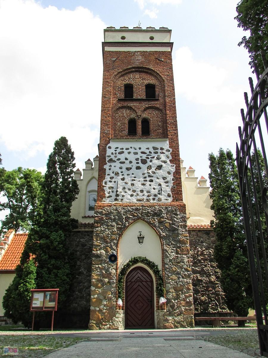 Wieża kościoła w Strzygach