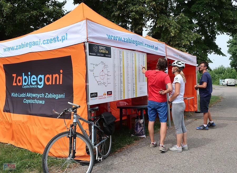 Kręci się Spec Orbita. Ja pomagam Krzyśkowi w organizacji.