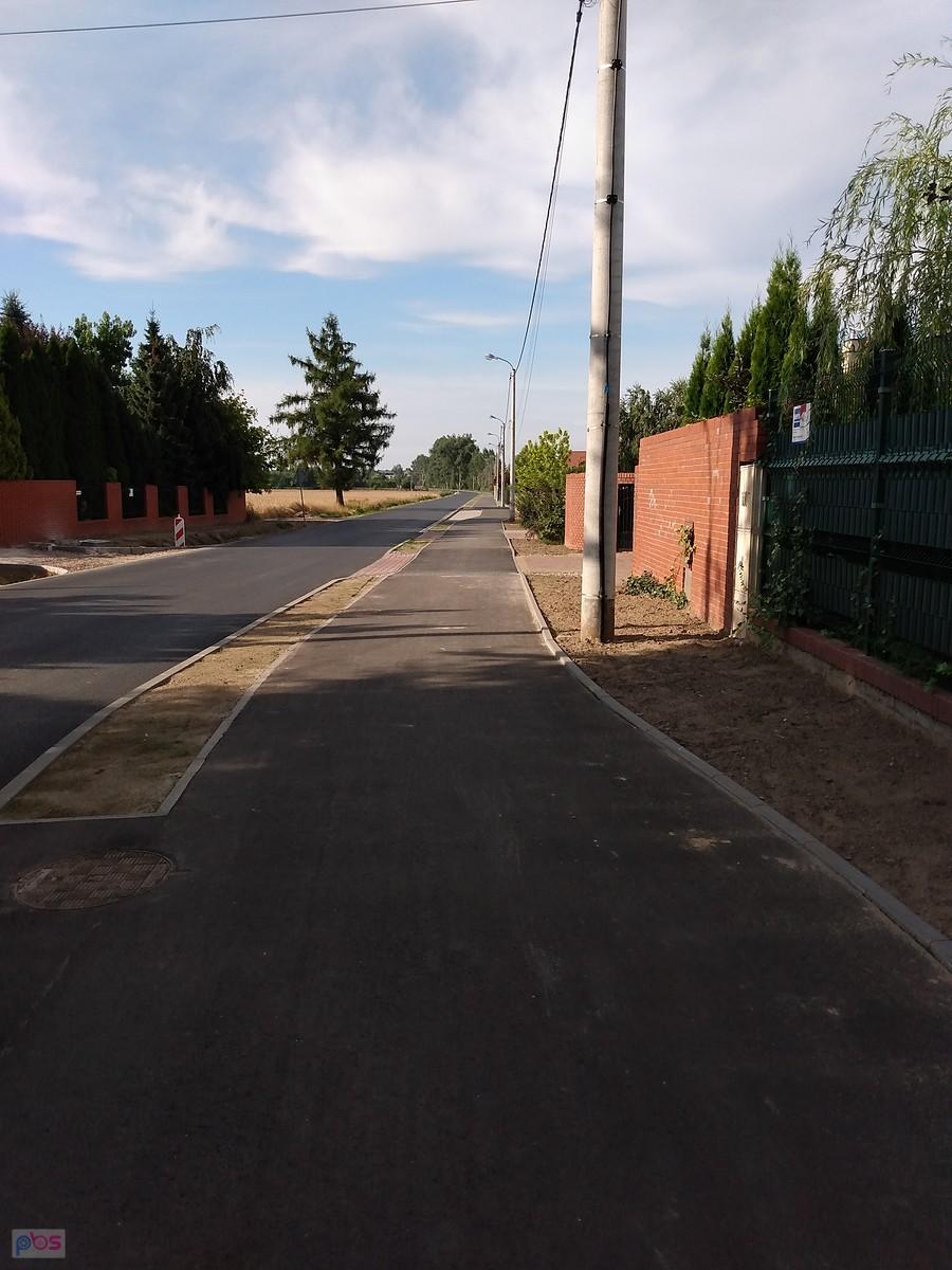 Asfaltowy chodnik pewnie będzie też niestety drogą dla rowerów