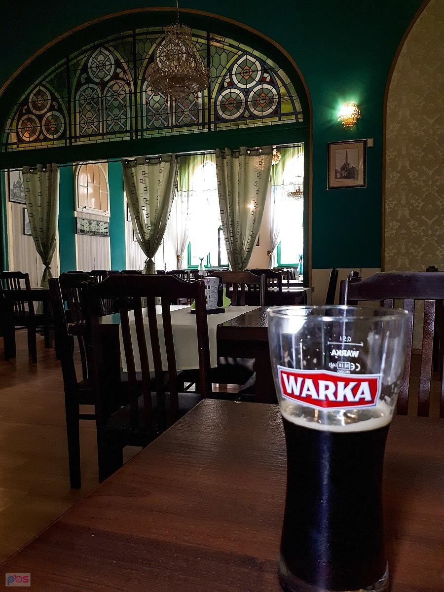 Niby piwo, bez prądu i bez pianki we wnętrzu Domu Ewangelickiego