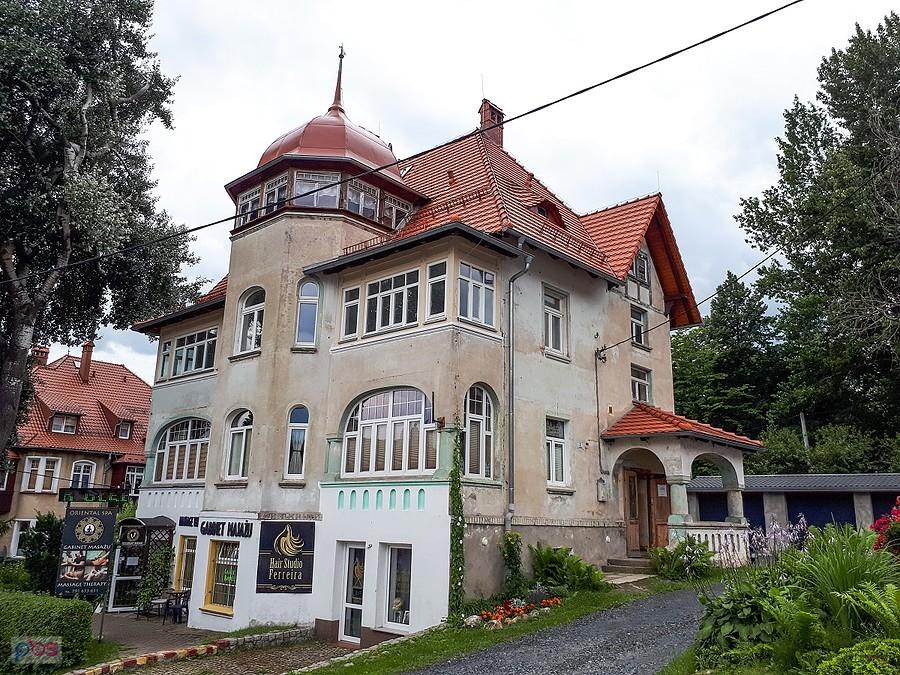 Świeradów-Zdrój na ul. Piastowskiej d. pensjonat Touristenheim powstał w latach 30. XX w.