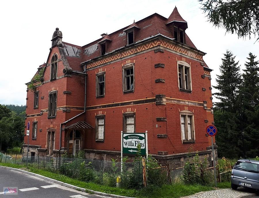 Świeradów-Zdrój - Villa Augusta zbudowana ok. 1915 roku popada w ruinę