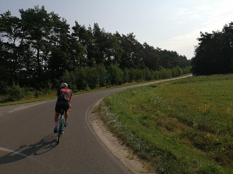 Wiraż na wjeździe do Spędoszyn-Kolonia.