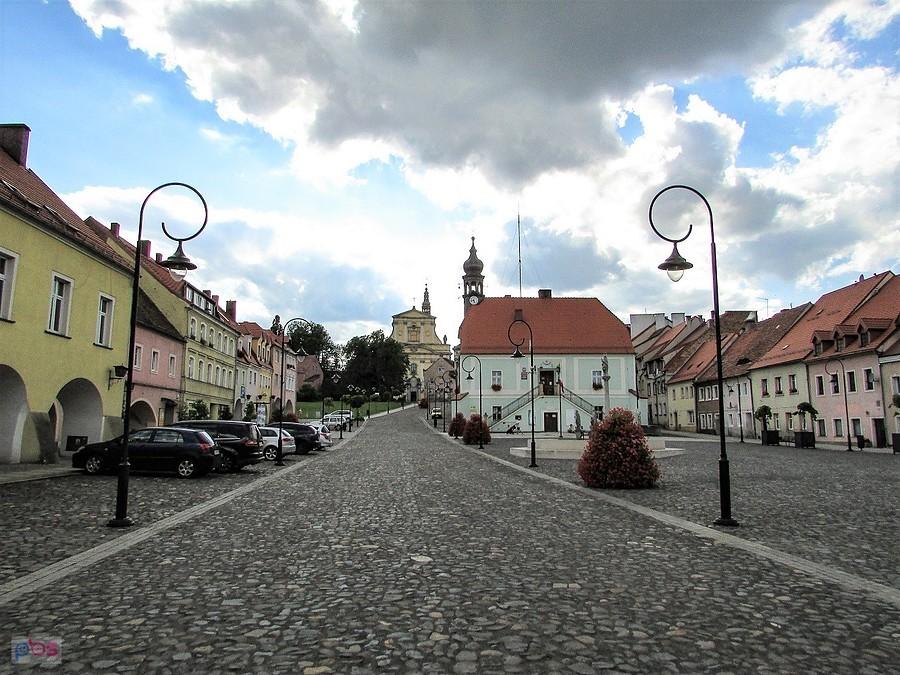 Na rynku w Lubomierzu