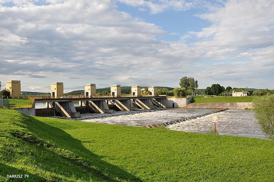 Stopień wodny w Łączanach