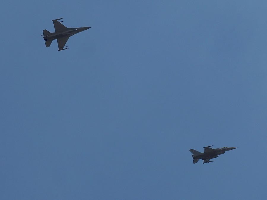 Dwa F-16 nad Rzepinem