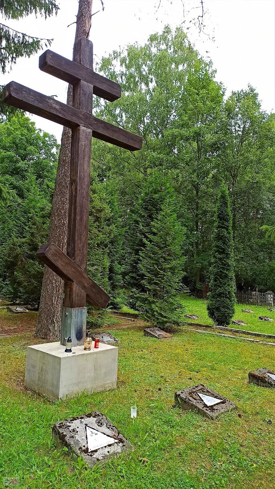 Cmentarz wojskowo-cywilny garnizonu Borne-Sulinowo przeznaczony dla żołnierzy radzieckich, ich rodzin i pracowników cywilnych.