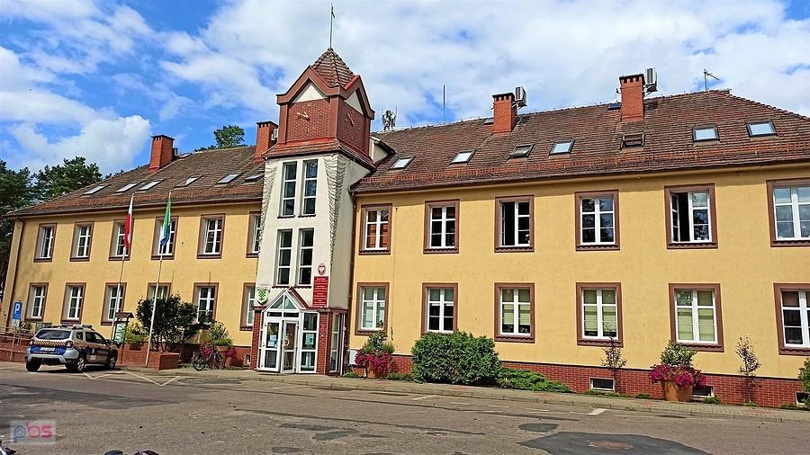 Borne Sulinowo. Urząd Miejski. Dawna siedziba dowództwa garnizonu Gross Born i sztabu dowództwa wojsk radzieckich