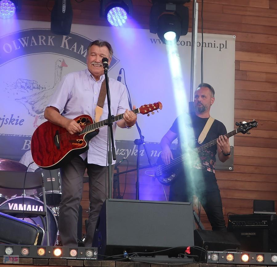 Koncert Andrzeja Rybińskiego na Folwarku Kamyk
