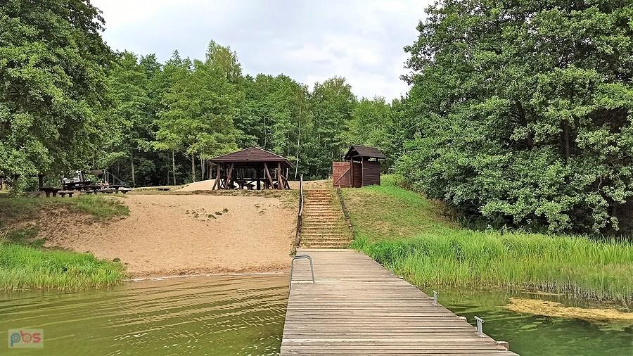 Plaża i i miejsce biwakowania w Kluczewie nad jeziorem Drawsko