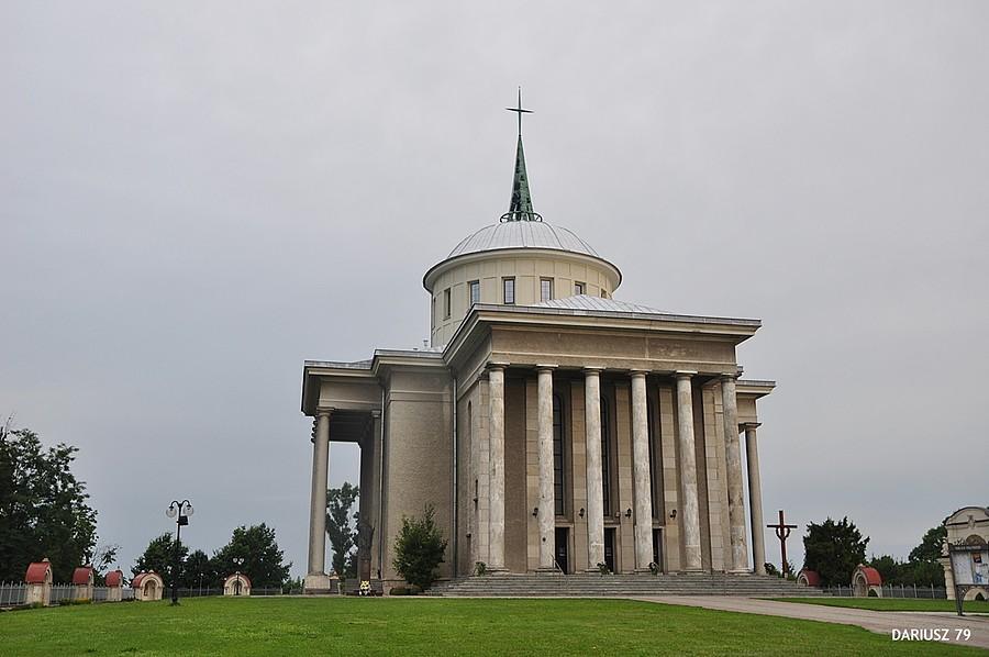 Kościół NMP Szkaplerznej w Dąbrowie Tarnowskiej