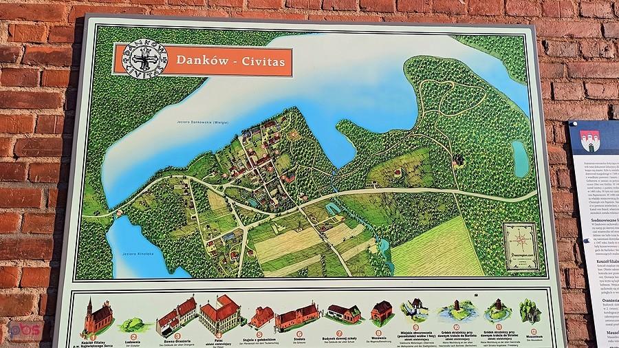 Plan Dankowa, wsi położonej między jeziorem Kinołęka i Jeziorem Dankowskim (Jezioro Wielgie)