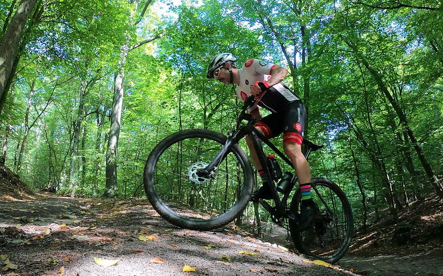 Sens jazdy Pure MTB to podjazdy, zjazdy i dużo zakrętasów