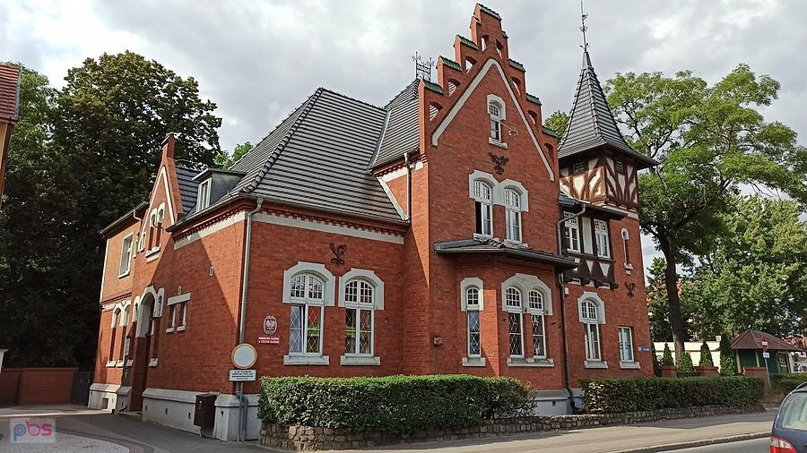 Secesyjna willa w Strzelcach Krajeńskich. Obecnie siedziba prokuratury