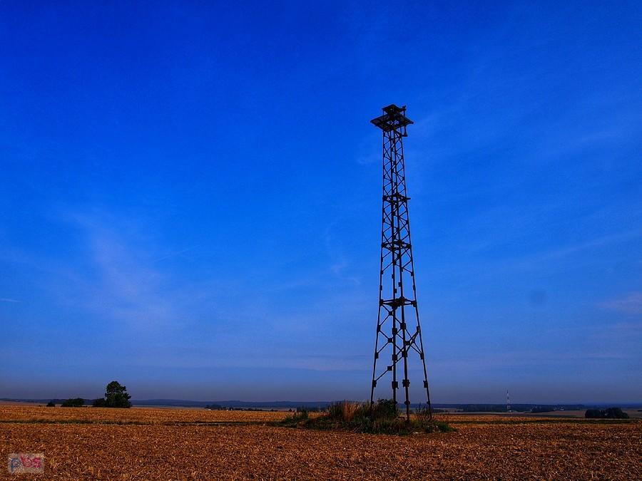 Przedwojenna latarnia lotnicza linii Gliwice Berlin w Dolnej