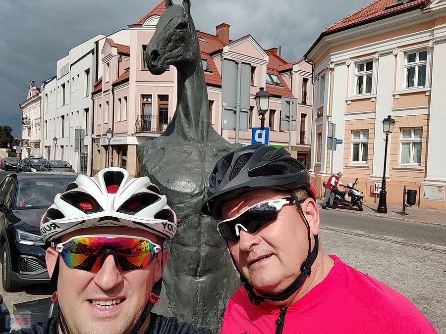 Oczywiście Koń i dwóch mało znanych obywateli - Goździk i Andrzej