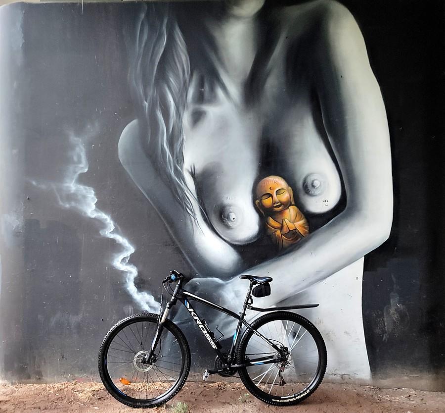 Najlepsze poznańskie graffiti dzielnie się trzyma :)