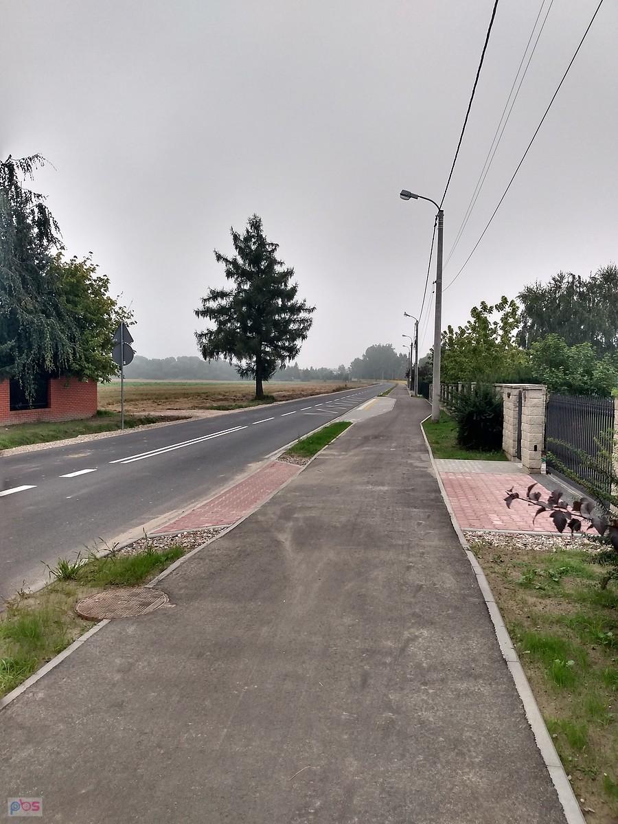 Ulica Spacerowa w Borzęcinie już gotowa. Niestety jest nowa ddr/chodnik