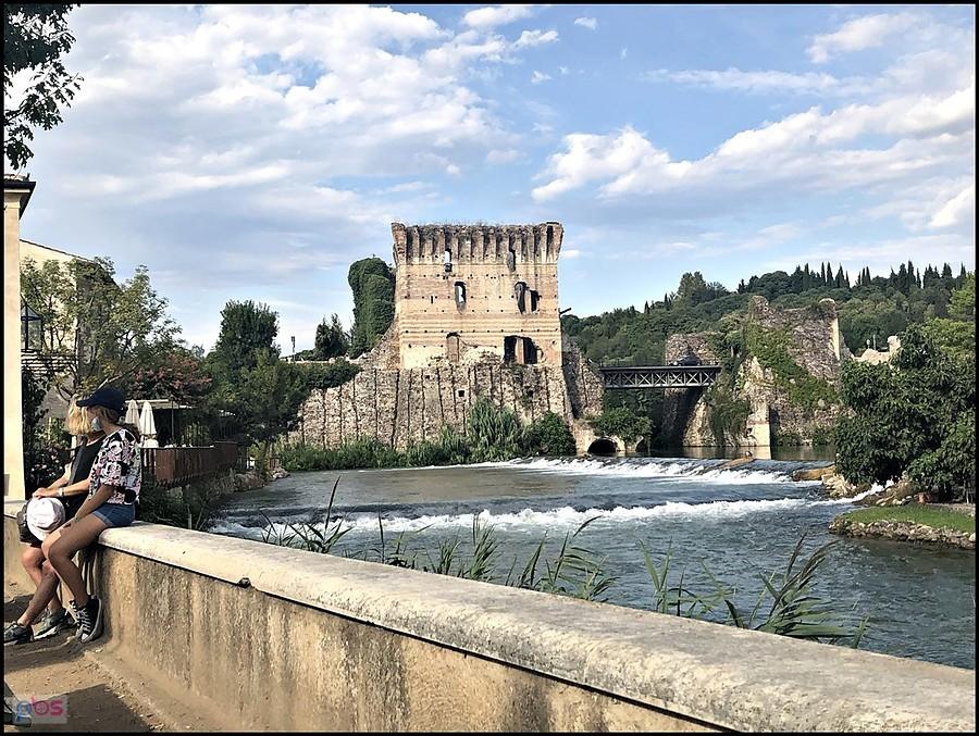 Zabytkowy most w Borghetto