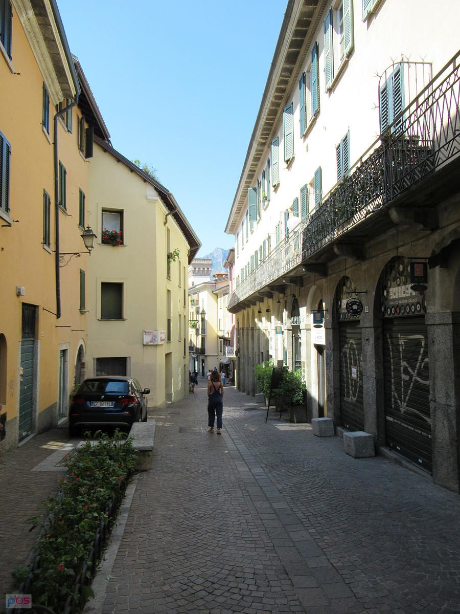 Via Giuseppe Bovara w Lecco