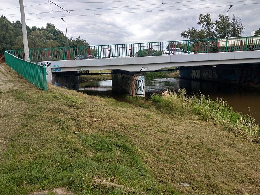 Przeszkoda wodna na drodze