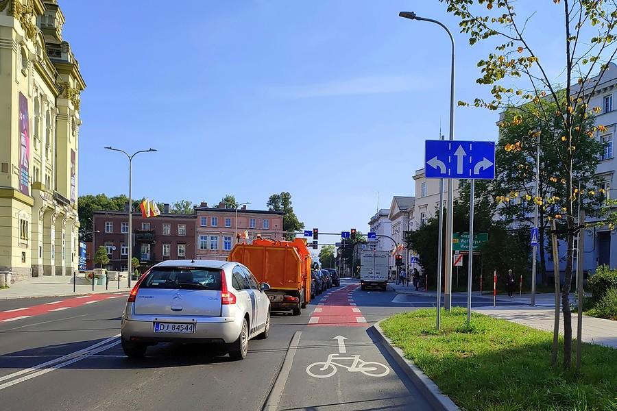Pasy rowerowe w Jeleniej Górze. Świat się kończy po raz kolejny :)`