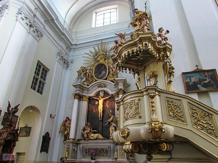 Kościół franciszkanów - abona i boczny ołtarz