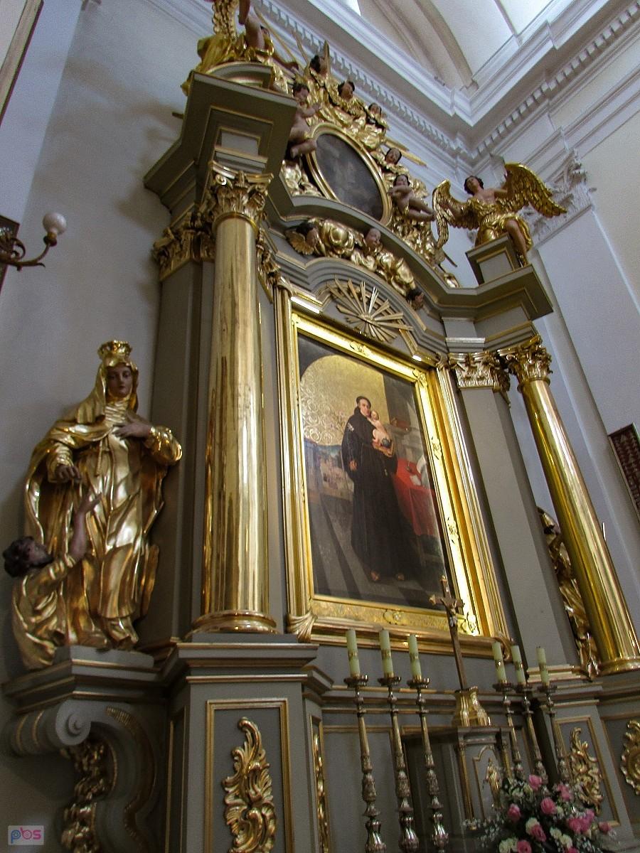 Kościół franciszkanów - ołtarz św. Antoniego z Padwy