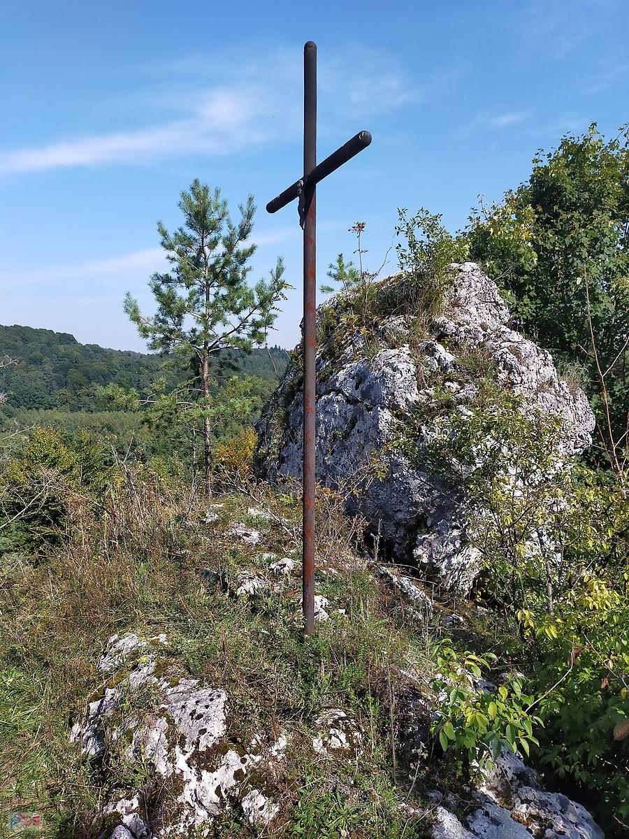 Krzyż na skale Gaj