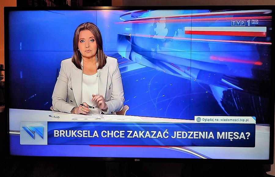 Wczorajsze "Wiadomości". Za ten towar, który oni biorą, dilerzy pewnie płacą krocie :)