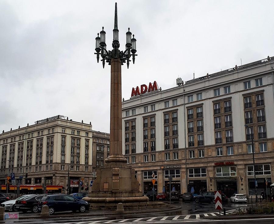 Kandelabr i neon Hotelu MDM