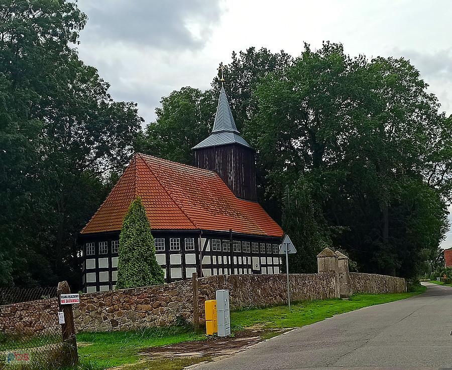 Kościółek w Tatyni.