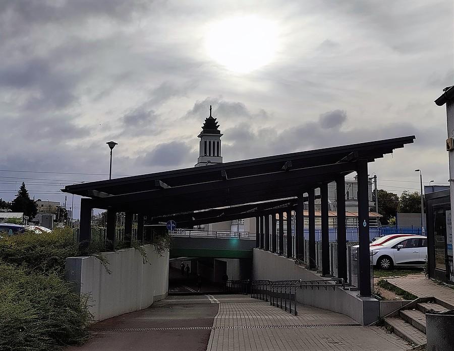 Tunel pod torami na Dębcu