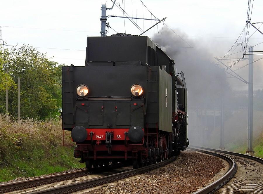 Pt47-65 z bliska, znów niestety węglarką do przodu