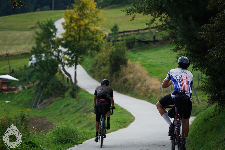 końcówka podjazdu nad Obidzę w wykonaniu zawodników Race Through Poland