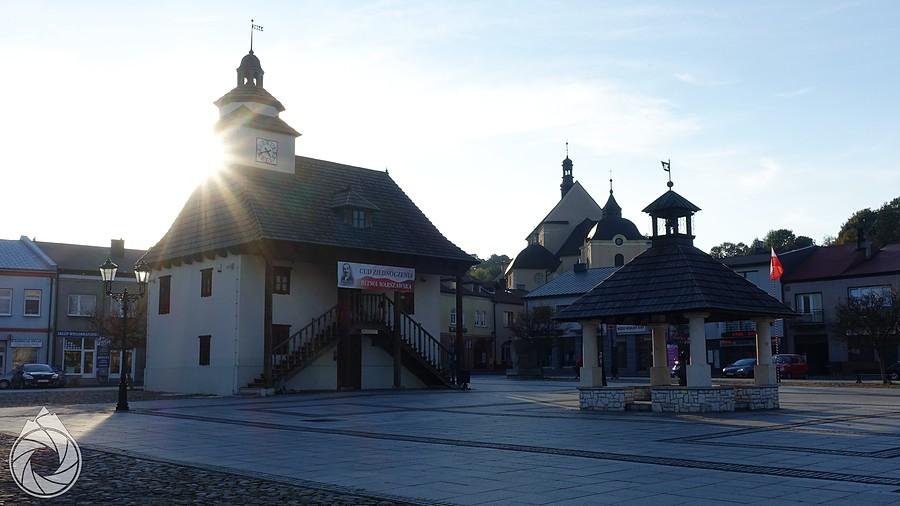 pilicki rynek późnym popołudniem