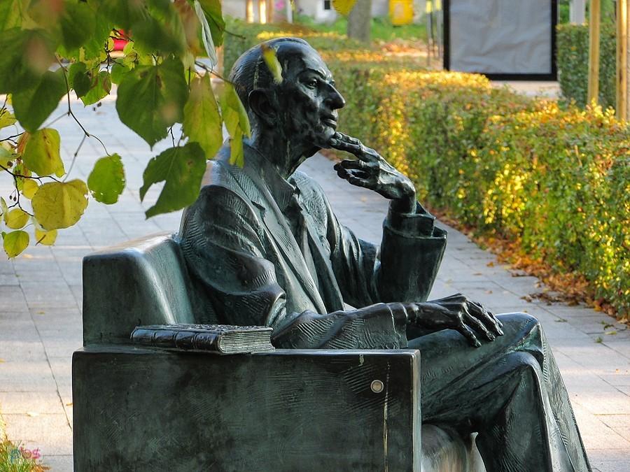 Jan Karski w swoim fotelu