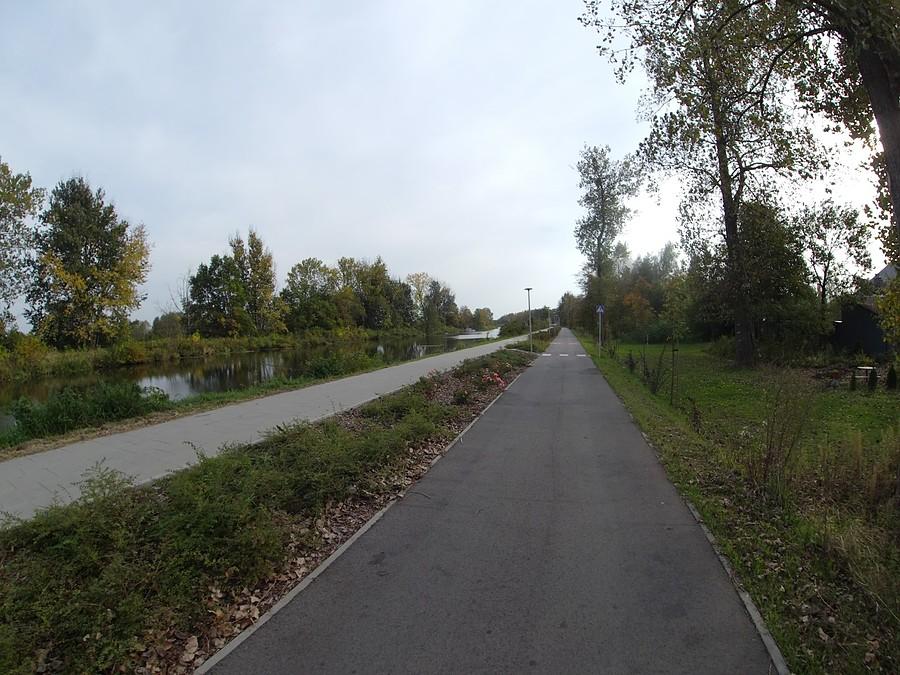 Droga nad Kanałem Żerańskim
