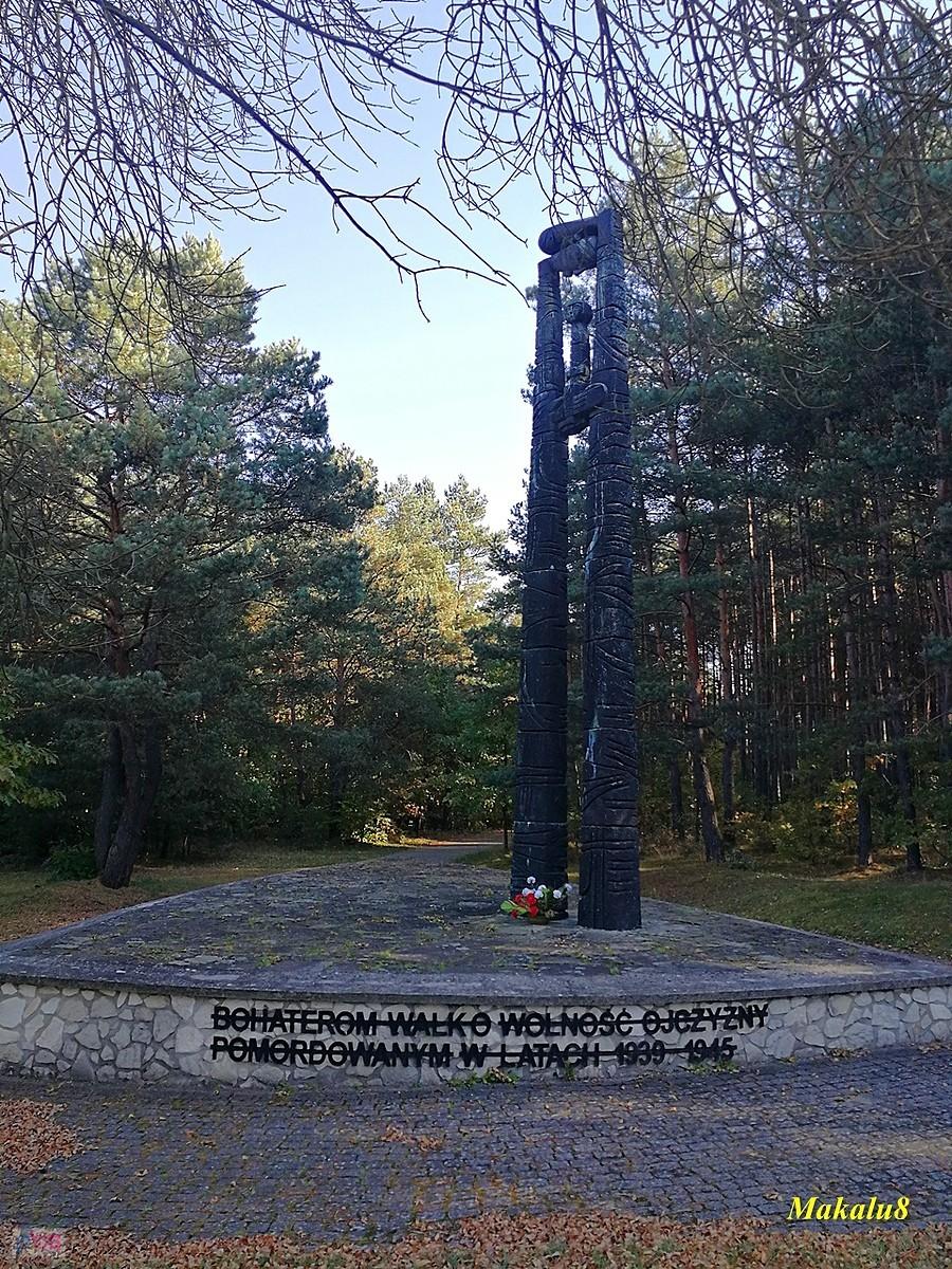 Olsztyn-Miejsce straceń - cmentarz
