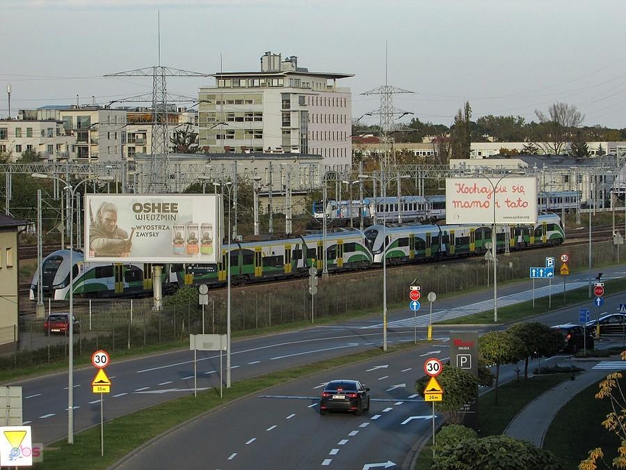 Pociągi przy Dworcu Warszawa Gdańska