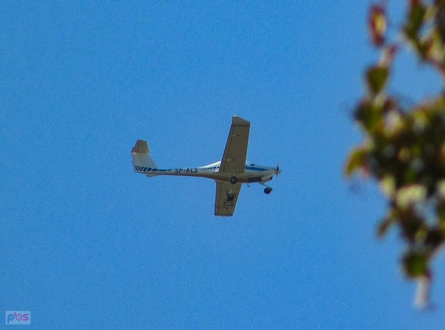 Diamond DA-20 przeleciał nad wyspą Rokola