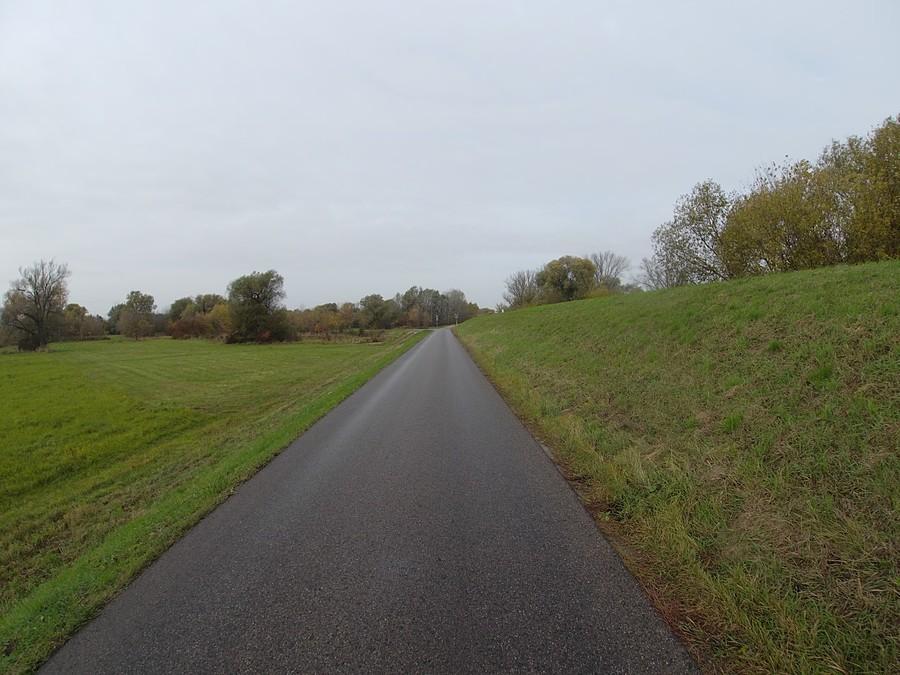 Omijając Czosnów