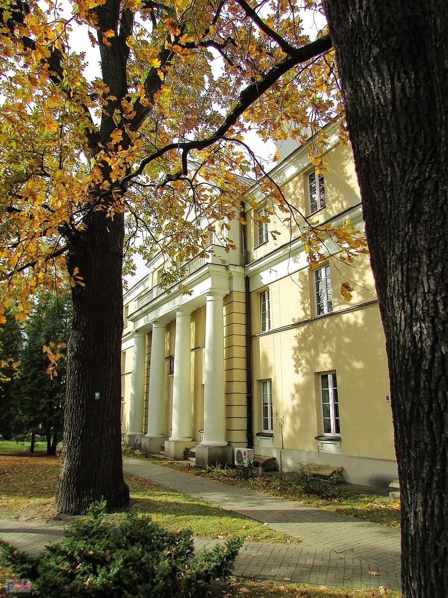 Instytut Geologiczny od strony ogrodu