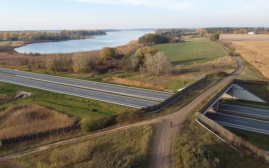 Ten wiadukt z terenową nawierzchnią to rzadkość