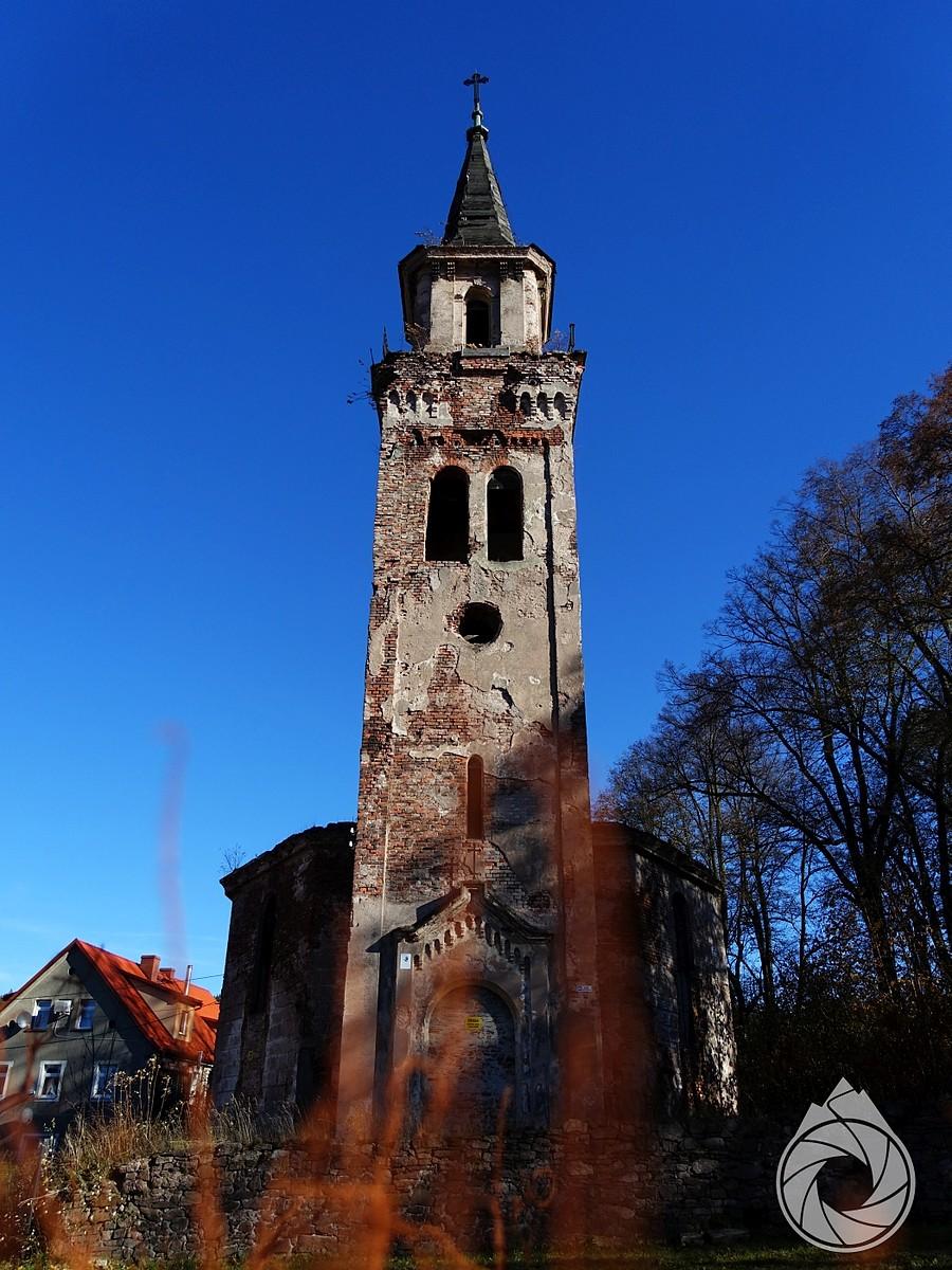 ruiny kościołą ewangelickiego koło Unisława