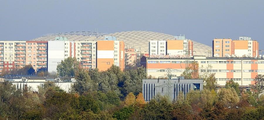 Osiedle Kopernika i dach stadionu miejskiego w Poznaniu