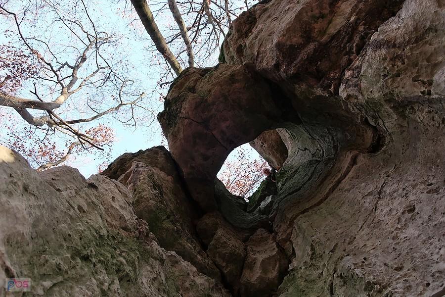 Studnia w skale "Samotna Baszta"