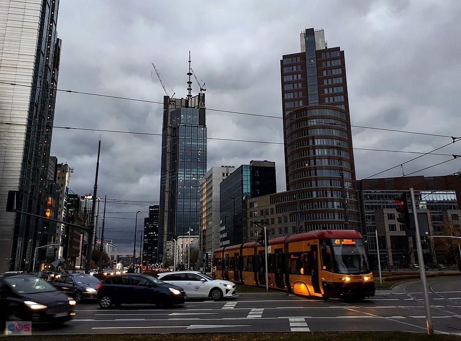 Tramwaj 41 na rondzie ONZ